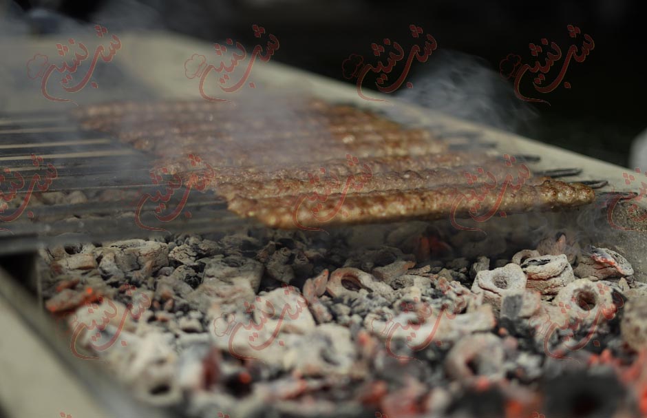 چـلـو کباب کوبیده (تک سیخ 150 گرمی)  